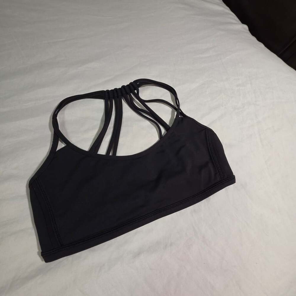 Lululemon Free To Be Wild Sports Bra Size 6 Black